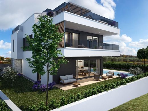 Maison de luxe à vendre à Porec, 824 000 €, Photo 4