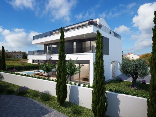 Maison de luxe à vendre à Porec, 824 000 €, Photo 5