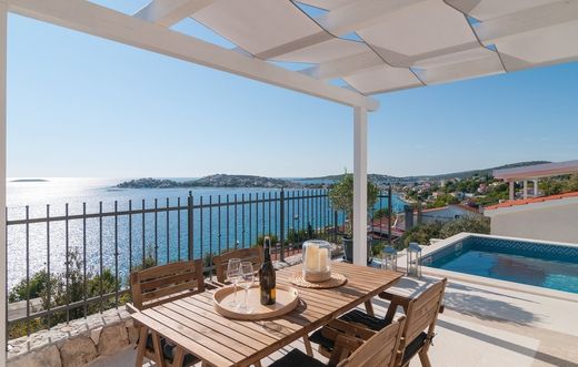 Luxury House for sale in Rogoznica, 880 000 €, Photo 2