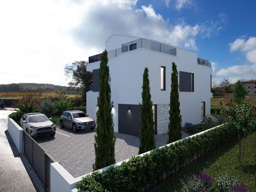 Maison de luxe à vendre à Porec, 824 000 €, Photo 7