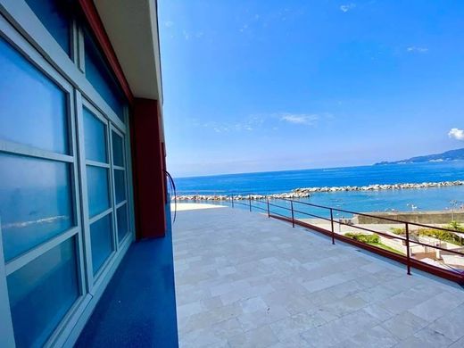 Luxury Apartment for sale in Chiavari, 1 350 000 €, Photo 1