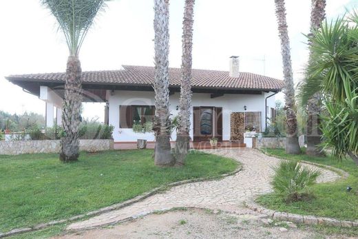 Luxury House for sale in Tuglie, 495 000 €, Photo 1