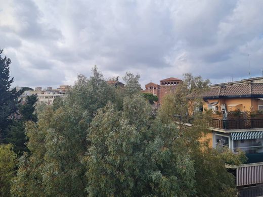 Luxury Apartment for sale in Rome, 1 700 000 €, Photo 1