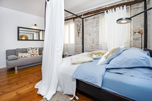 Luxury Apartment for sale in Rovinj, 1 500 000 €, Photo 1