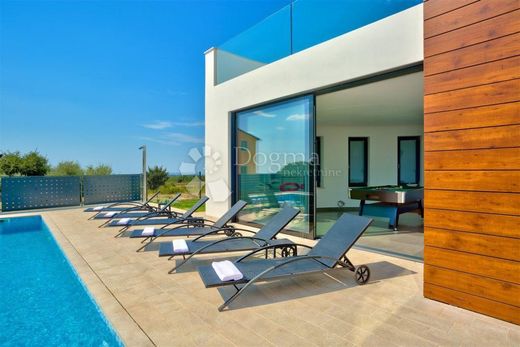 Maison de luxe à vendre à Porec, 1 800 000 €, Photo 4