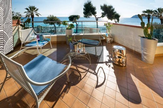 Luxury Apartment for sale in Taormina, 830 000 €, Photo 1