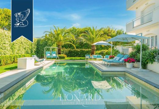 Luxury House for sale in Massa, 1 600 000 €, Photo 1