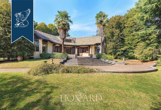 Luxury House for sale in Carimate, 1 700 000 €, Photo 2