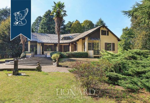 Luxury House for sale in Carimate, 1 700 000 €, Photo 3