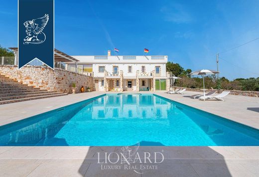 Luxury House for sale in Ostuni, 1 600 009 €, Photo 1