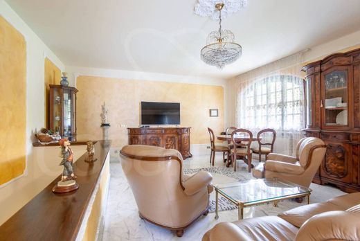 Luxury House for sale in Lucca, 850 000 €, Photo 4