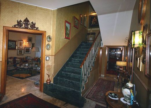 Luxury House for sale in Rome, 1 100 000 €, Photo 1