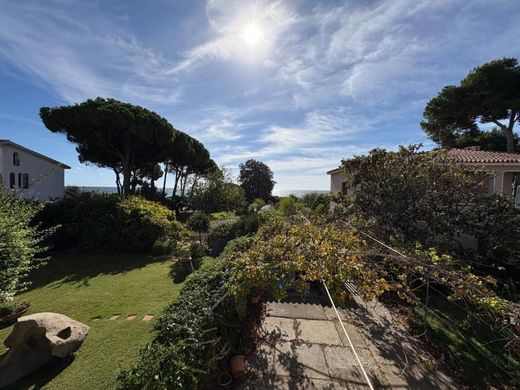 Luxury House for sale in Quartu Sant Elena, 1 050 000 €, Photo 1