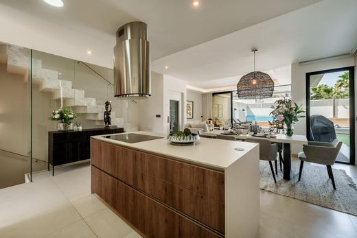Luxury House for sale in Marbella, 2 750 000 €, Photo 6