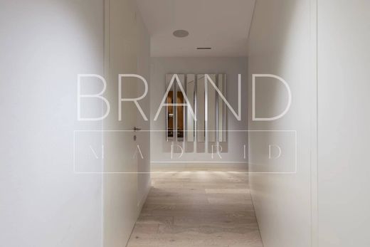 Luxury Apartment for sale in Madrid, 2 400 000 €, Photo 3