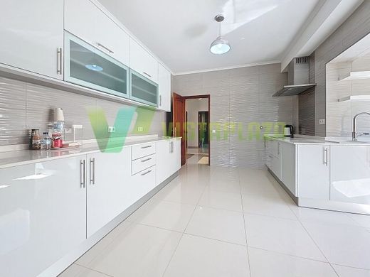 Luxury House for sale in Portimão, 798 000 €, Photo 3