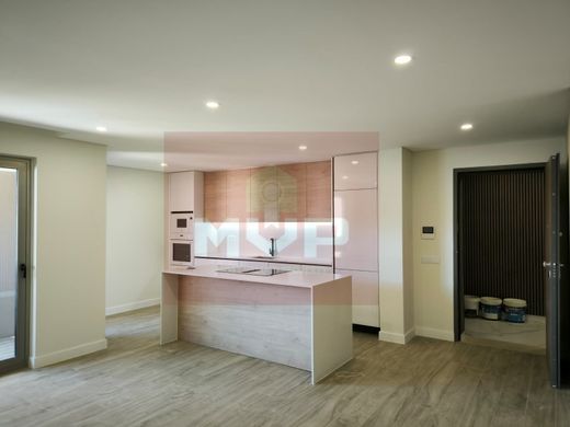 Luxury Apartment for sale in Loulé, 400 000 €, Photo 2