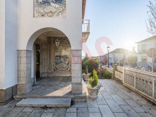 Maison de luxe à vendre à Guimarães, 800 000 €, Photo 1