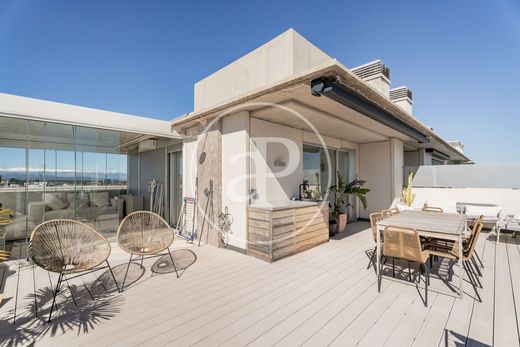 Luxury Apartment for sale in Aravaca, 1 450 000 €, Photo 1