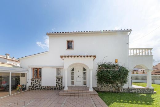 Luxury House for sale in Empuriabrava, 570 000 €, Photo 6