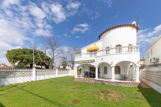 Luxury House for sale in Empuriabrava, 570 000 €, Photo 3