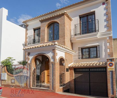 Luxury House for sale in Cártama, 489 000 €, Photo 1
