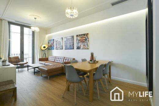 Luxury Apartment for sale in Barcelona, 895 000 €, Photo 4