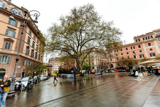 Appartement de luxe à vendre à Rome, 470 000 €, Photo 2