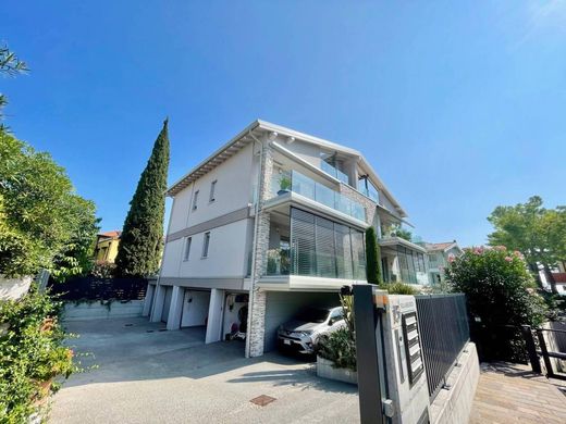 Luxury Apartment for sale in Sirmione, 850 000 €, Photo 1