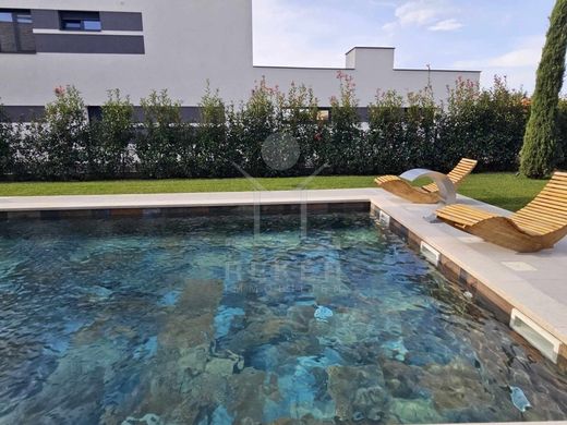 Maison de luxe à vendre à Porec, 1 650 000 €, Photo 3
