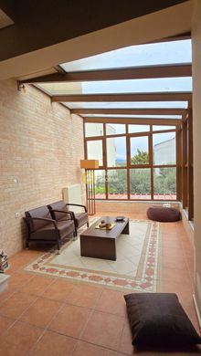 Maison de luxe à vendre à Kaména Voúrla, 550 000 €, Photo 7