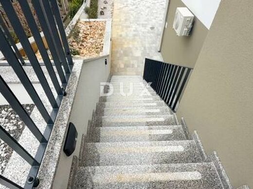 Appartement de luxe à vendre à Crikvenica, 624 000 €, Photo 3