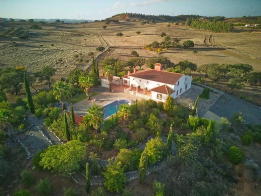 Maison de luxe à vendre à Ourique, 675 000 €, Photo 3