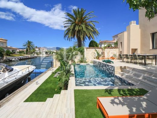 Maison de luxe à vendre à Empuriabrava, 1 390 000 €, Photo 1