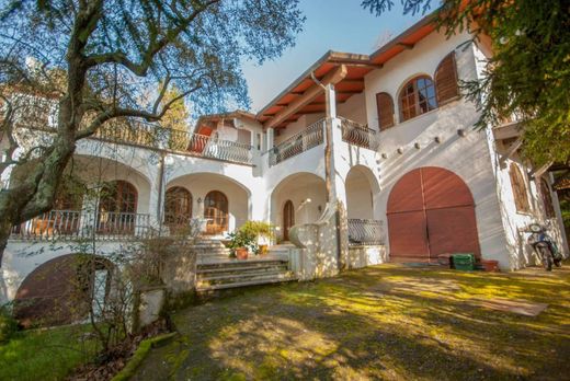 Luxury House for sale in Massa, 1 000 000 €, Photo 1