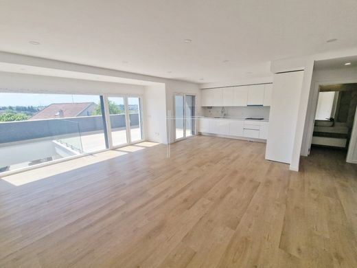 Maison de luxe à vendre à Almada, 690 000 €, Photo 3