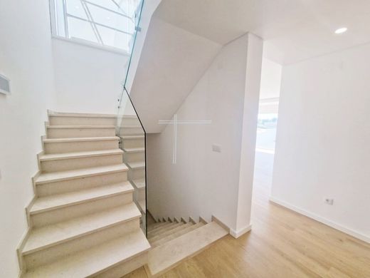Maison de luxe à vendre à Almada, 690 000 €, Photo 4