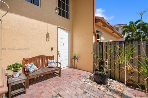 Luxury House for sale in Hollywood, 613 788 €, Photo 4