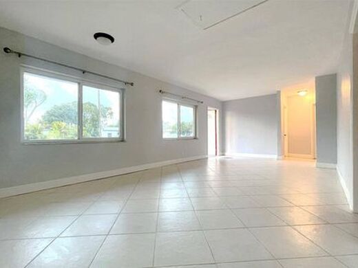 Luxury House for sale in Hollywood, 428 364 €, Photo 4