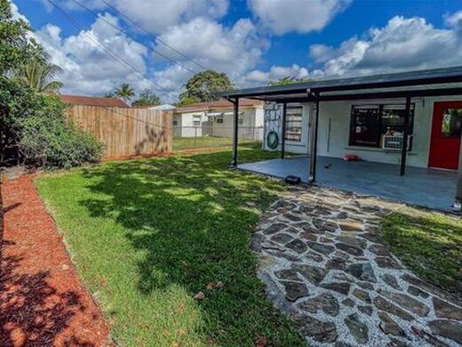 Luxury House for sale in Hollywood, 428 364 €, Photo 5