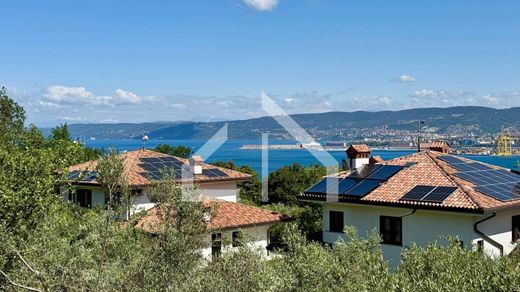 Luxury House for sale in Muggia, 450 000 €, Photo 1