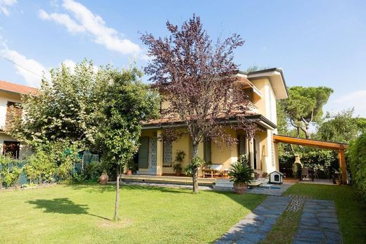 Luxury House for sale in Massa, 500 000 €, Photo 1
