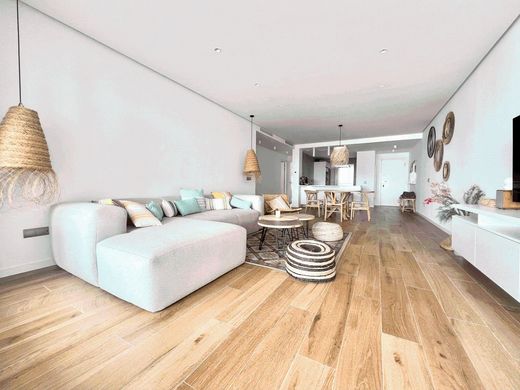 Luxury Apartment for sale in Alcaidesa, 640 000 €, Photo 4