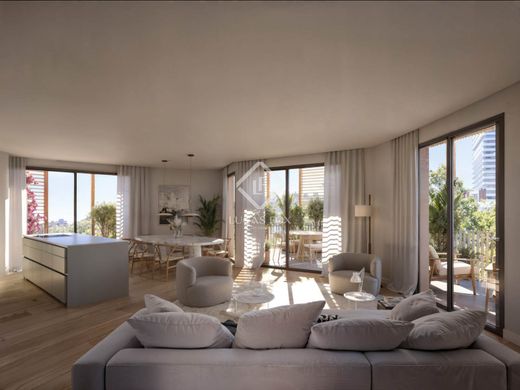 Luxury Apartment for sale in Barcelona, 1 010 000 €, Photo 2