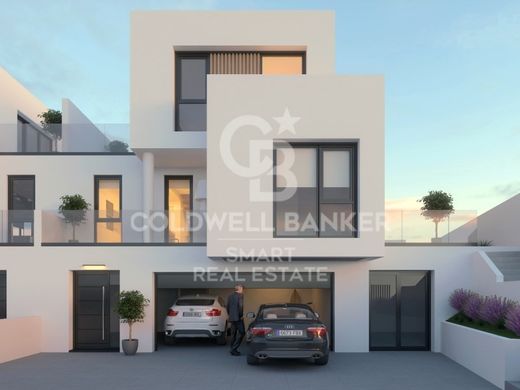 Luxury House for sale in A Coruña, 629 000 €, Photo 1