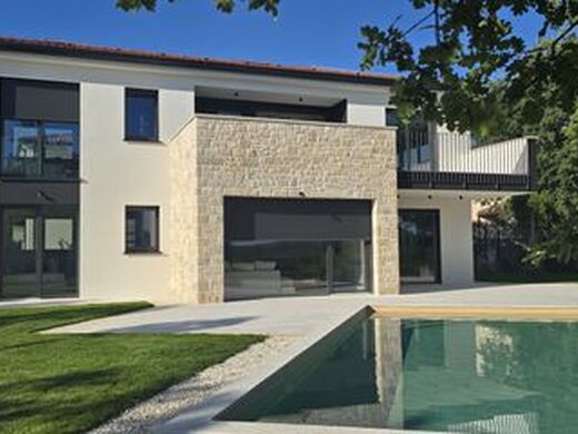 Maison de luxe à vendre à Porec, 0 €, Photo 1