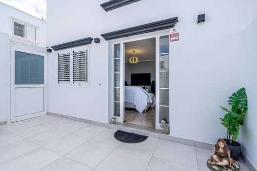 Luxury House for sale in Tías, 450 000 €, Photo 3