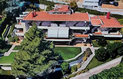 Luxury House for sale in Montesilvano, 1 500 000 €, Photo 1