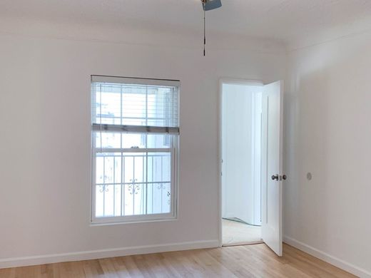 Luxury Apartment for sale in Los Angeles, 2 304 599 €, Photo 7