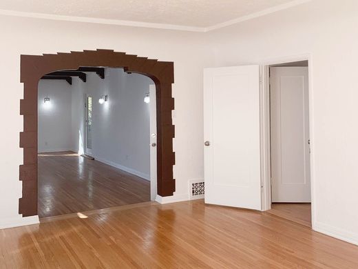 Luxury Apartment for sale in Los Angeles, 2 304 599 €, Photo 2